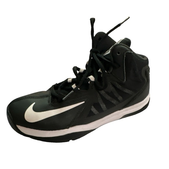 Nike Airmax Stutter Step 2 Boys Basketball Shoes Black/White Size 5.5 - Picture 1 of 10